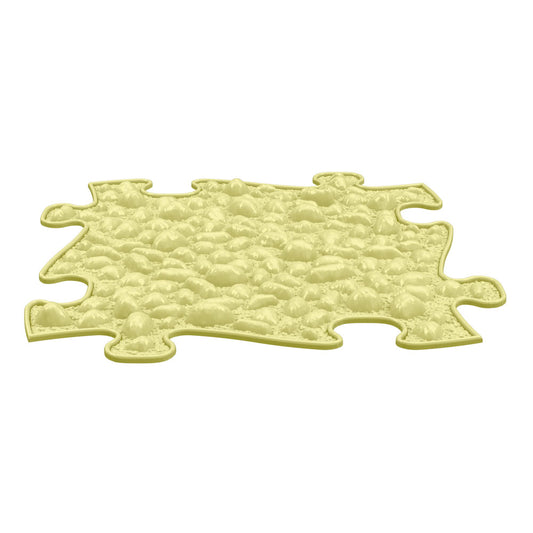 Covoras ortopedic senzorial Muffik Pebbles Firm, textura tare cu efect de pietricele pentru masaj plantar si stimulare tactila, galben pastel, 29.79 x 29.79 cm, 1+ ani