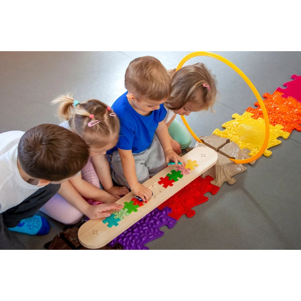 Pod senzorial de echilibru, pentru covorase ortopedice Muffik, cu mini puzzle-uri tactile, 13 piese, 70 x 11.5 cm, 3+ ani