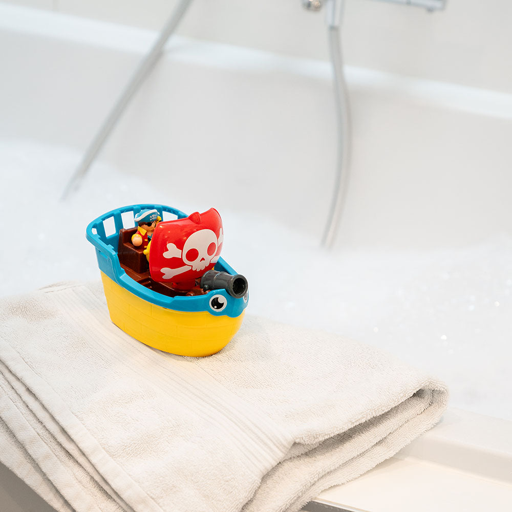 Jucarie de baie WOW Toys, Corabie de pirati, Pip the Pirate Ship
