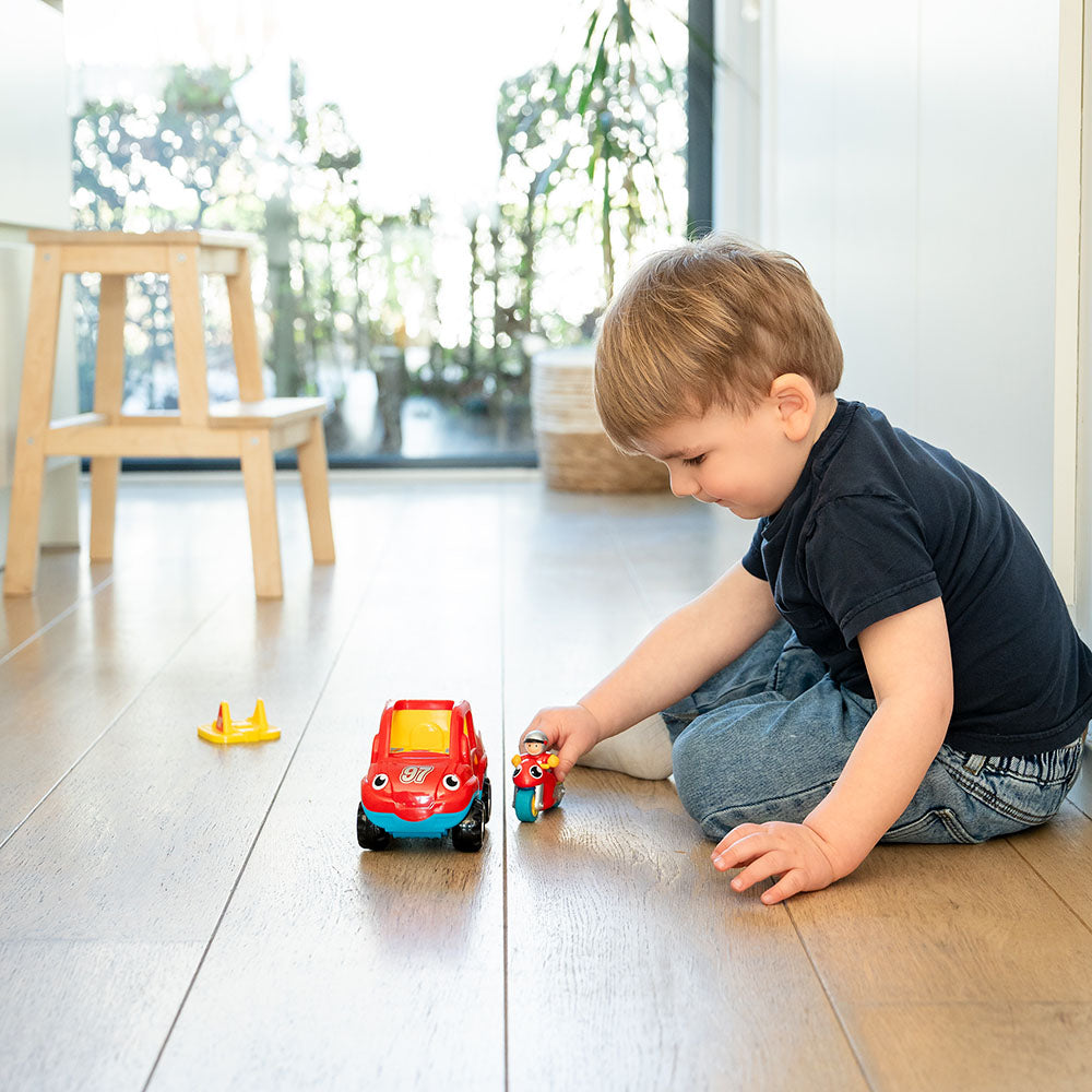 Jucarie pentru copii WOW Toys, Set camion cu motocicleta, Marco's Moto Team