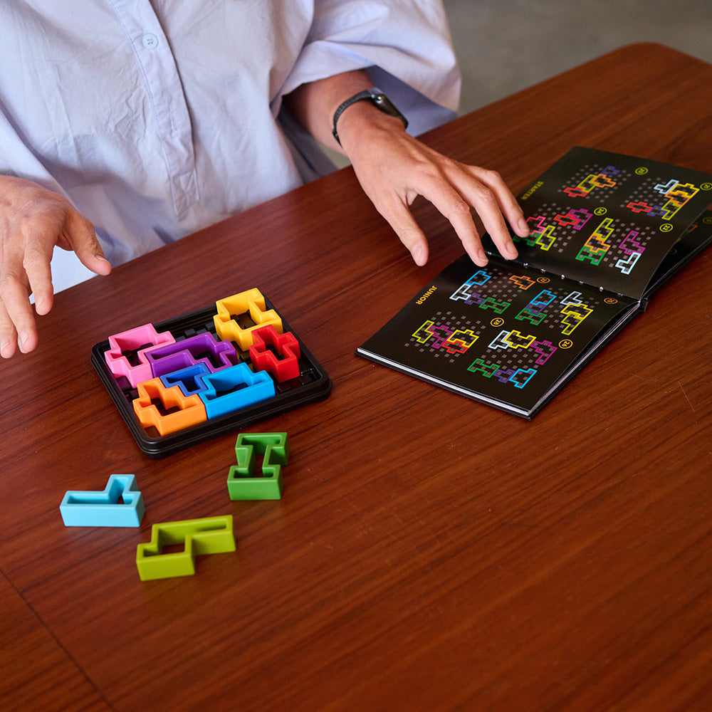 Smart Games - IQ Deluxe - Square, joc de logica cu 120 de provocari, 14+ ani, editie internationala