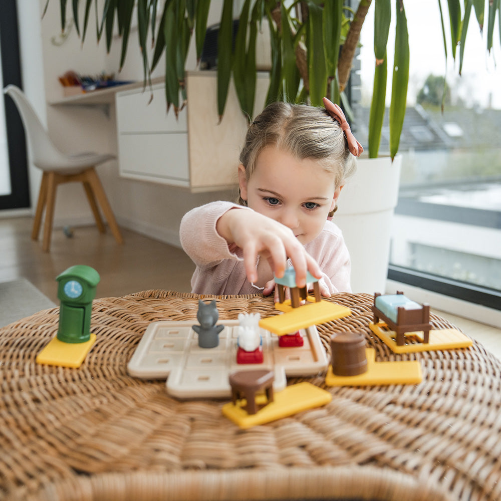 Smart Games - The Wolf & The 7 Goats - Deluxe, joc de logica cu 48 de provocari, 3+ ani,  editie internationala