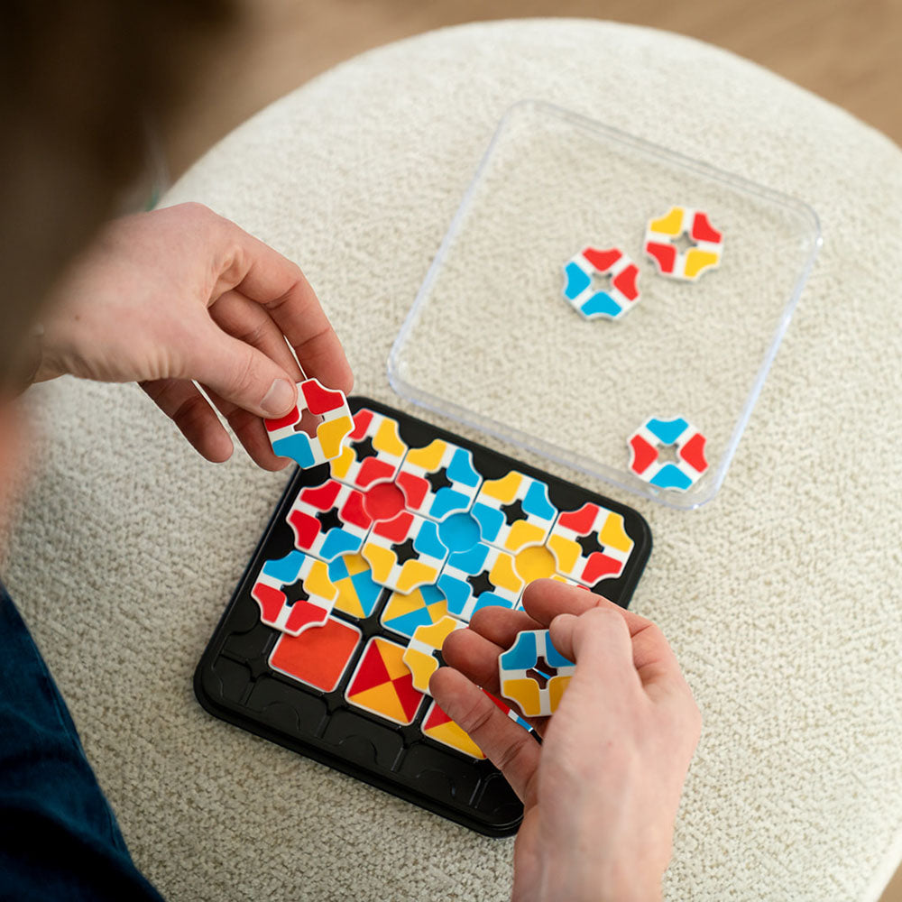 Smart Games - Quantum - 2 in 1 Puzzle, joc de logica cu 60 de provocari, 10+ ani, editie internationala