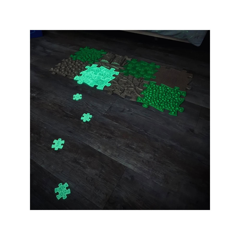 Set puzzle senzorial fluorescent Muffik Let’s Glow, piese tactile care lumineaza in intuneric, verde fosforescente, 15 piese, 6.5 x 5.4 cm, 1+ ani