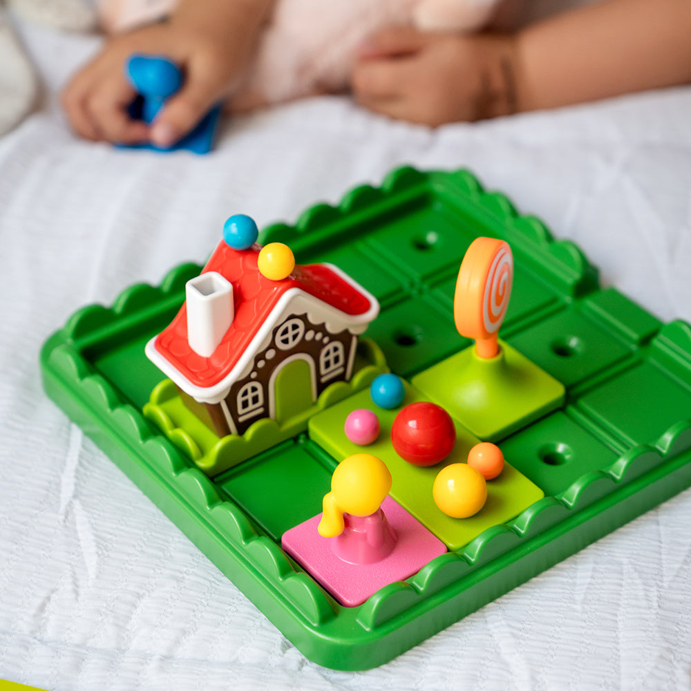 Smart Games - Hansel & Gretel, joc de logica cu 60 de provocari, 5+ ani, editie internationala
