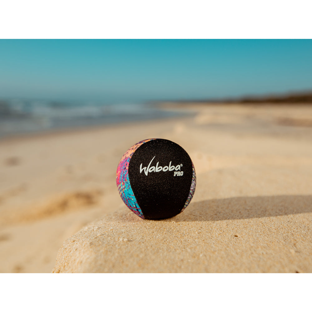 Minge saritoare pe apa pentru adulti - Waboba Water Bouncing Ball PRO, culori asortate